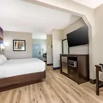 Clarion Pointe Louisville East