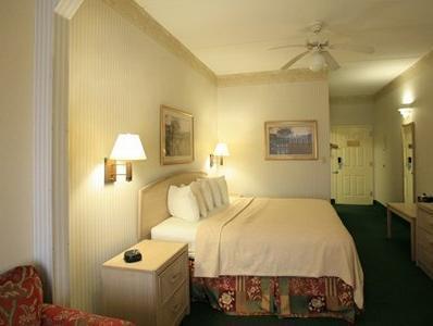 Clarion Pointe East Louisville